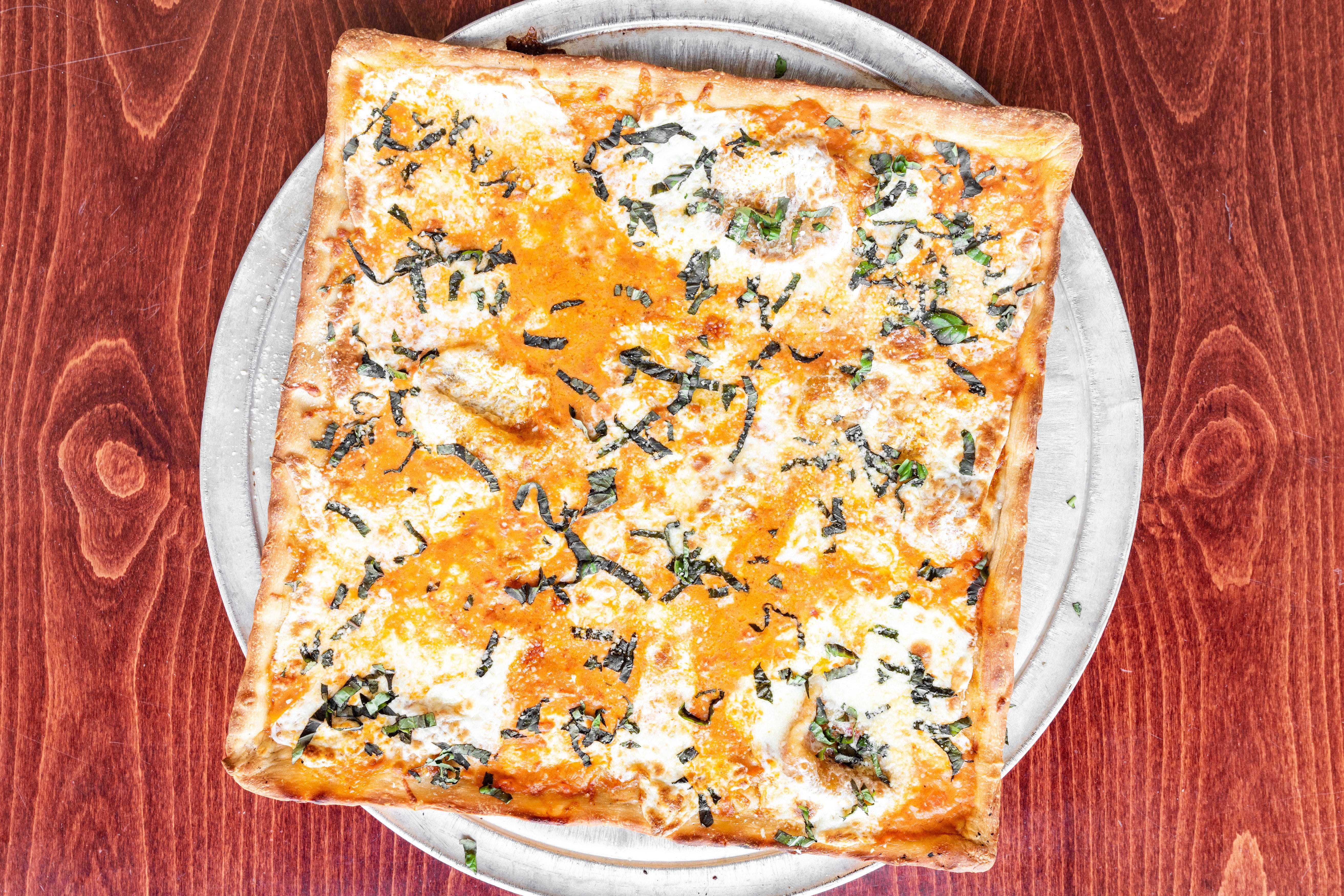 Linda's Pizza & Restaurant hero